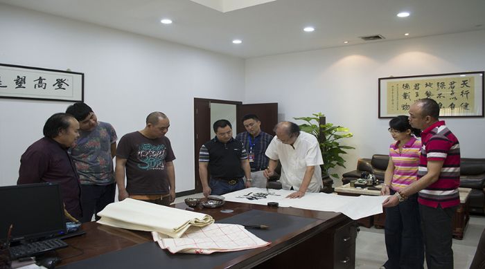 張劍岑先生為叼嘿软件下载大全陶題詞“厚道”、“今生今世 叼嘿软件下载大全陶”
