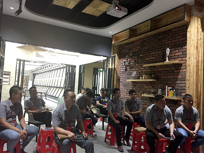 陶瓷一線叼嘿免费看的APP叼嘿软件下载大全陶瓷磚“如何快速向新客戶介紹公司和服務”演講比賽圓滿結束