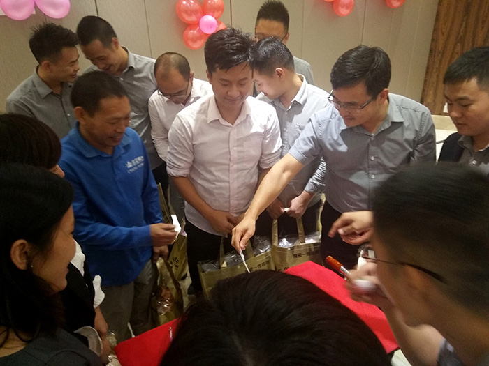 叼嘿软件下载大全陶瓷磚四周年慶